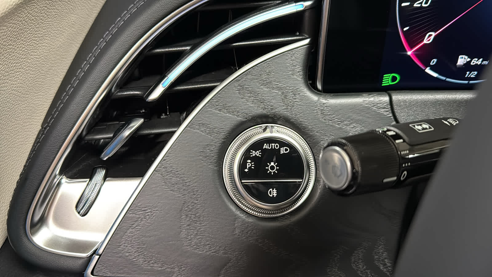 Thumbnail: 2026 Mercedes-Benz E-Class - 18