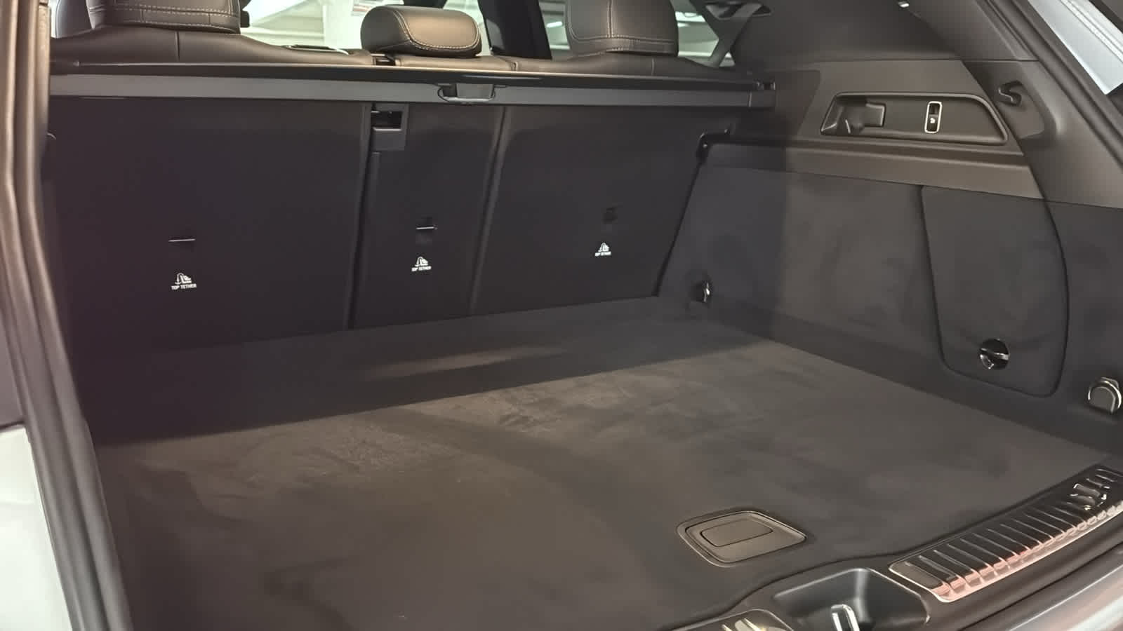 Thumbnail: 2026 Mercedes-Benz GLE - 30