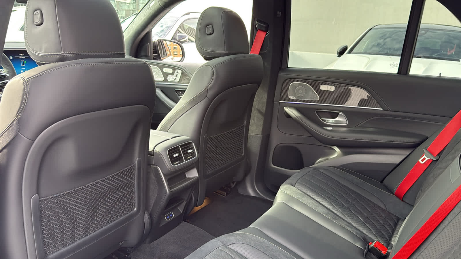 Thumbnail: 2026 Mercedes-Benz GL-Class - 30