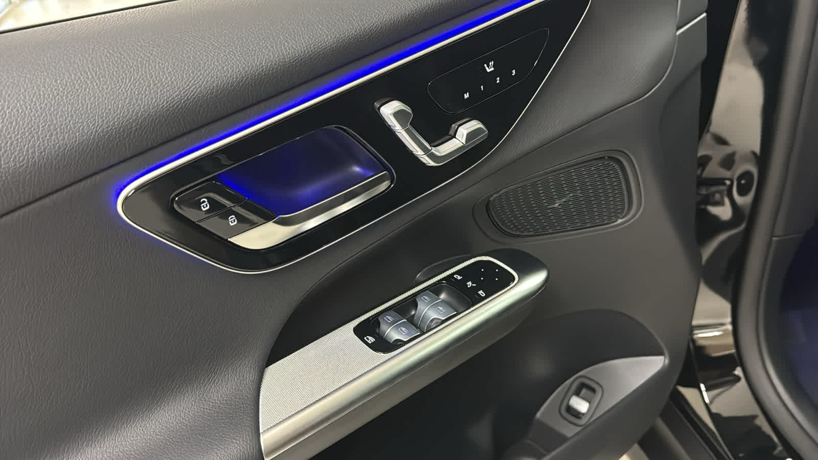 Thumbnail: 2026 Mercedes-Benz GLC - 17