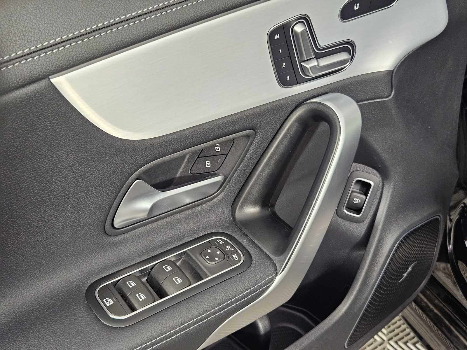 Thumbnail: 2023 Mercedes-Benz CLA - 17