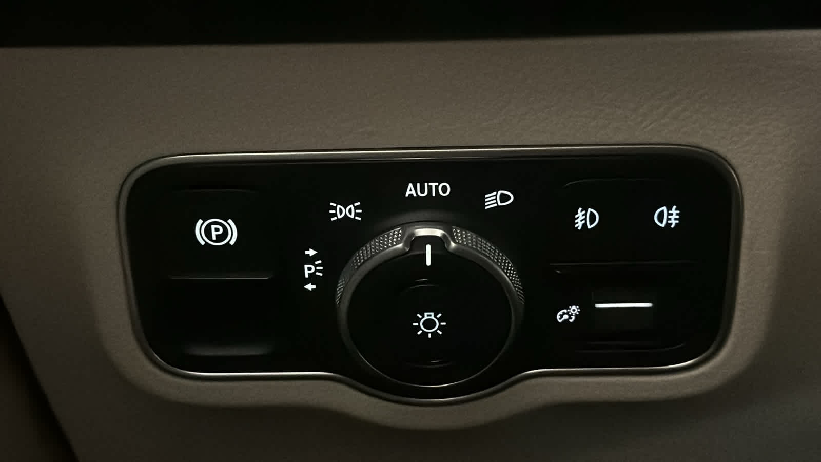 Thumbnail: 2026 Mercedes-Benz GLB - 19