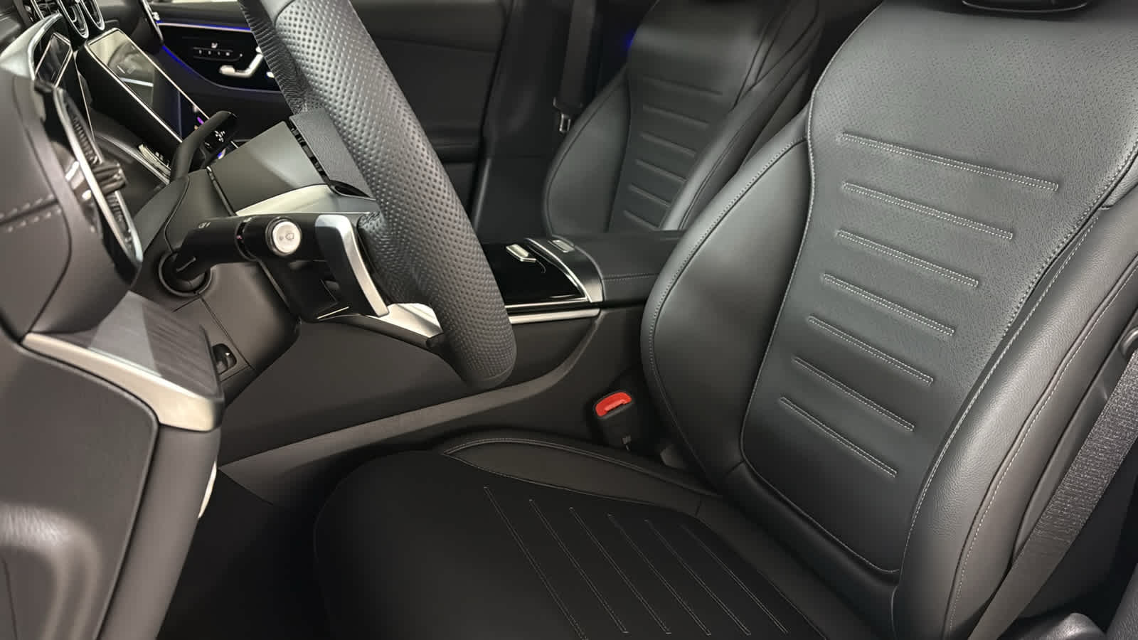 Thumbnail: 2026 Mercedes-Benz GLC - 27