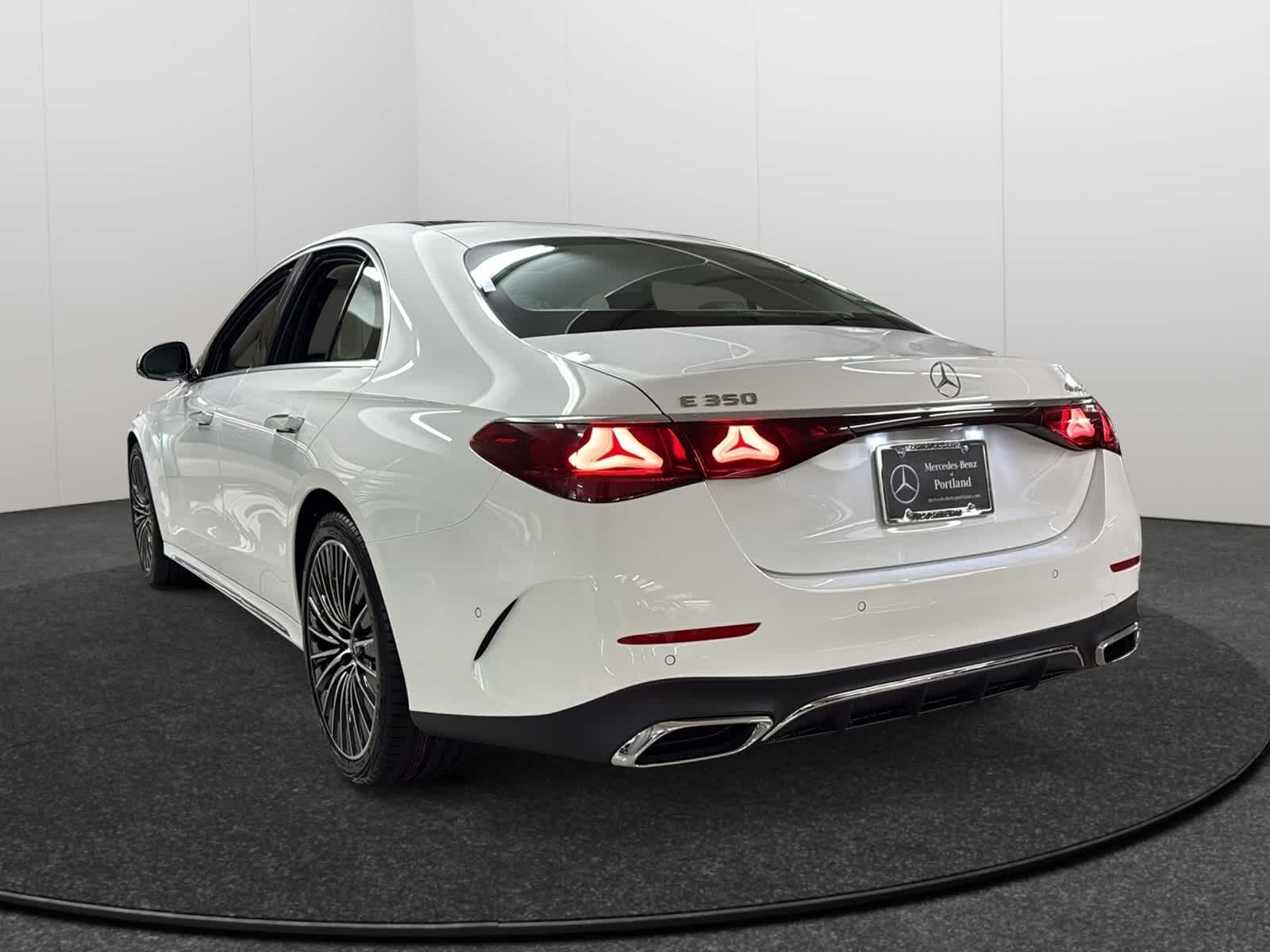 Thumbnail: 2026 Mercedes-Benz E-Class - 6