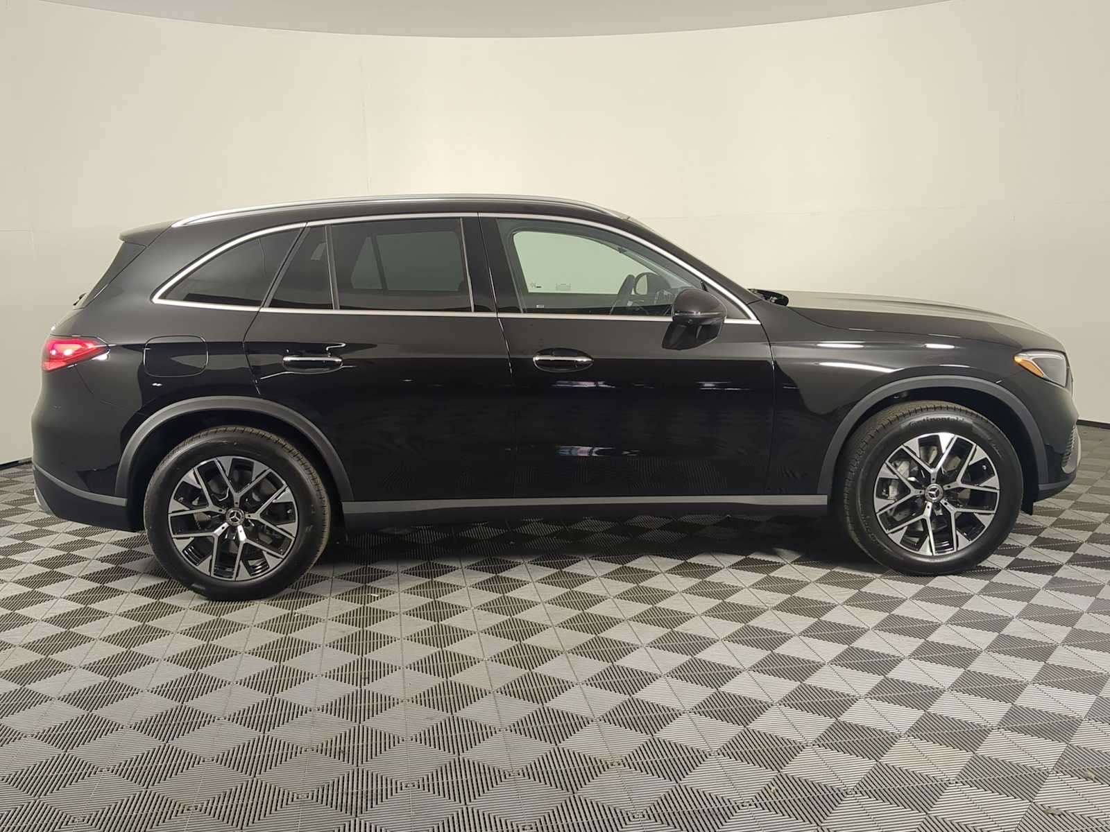 Thumbnail: 2026 Mercedes-Benz GLC - 6