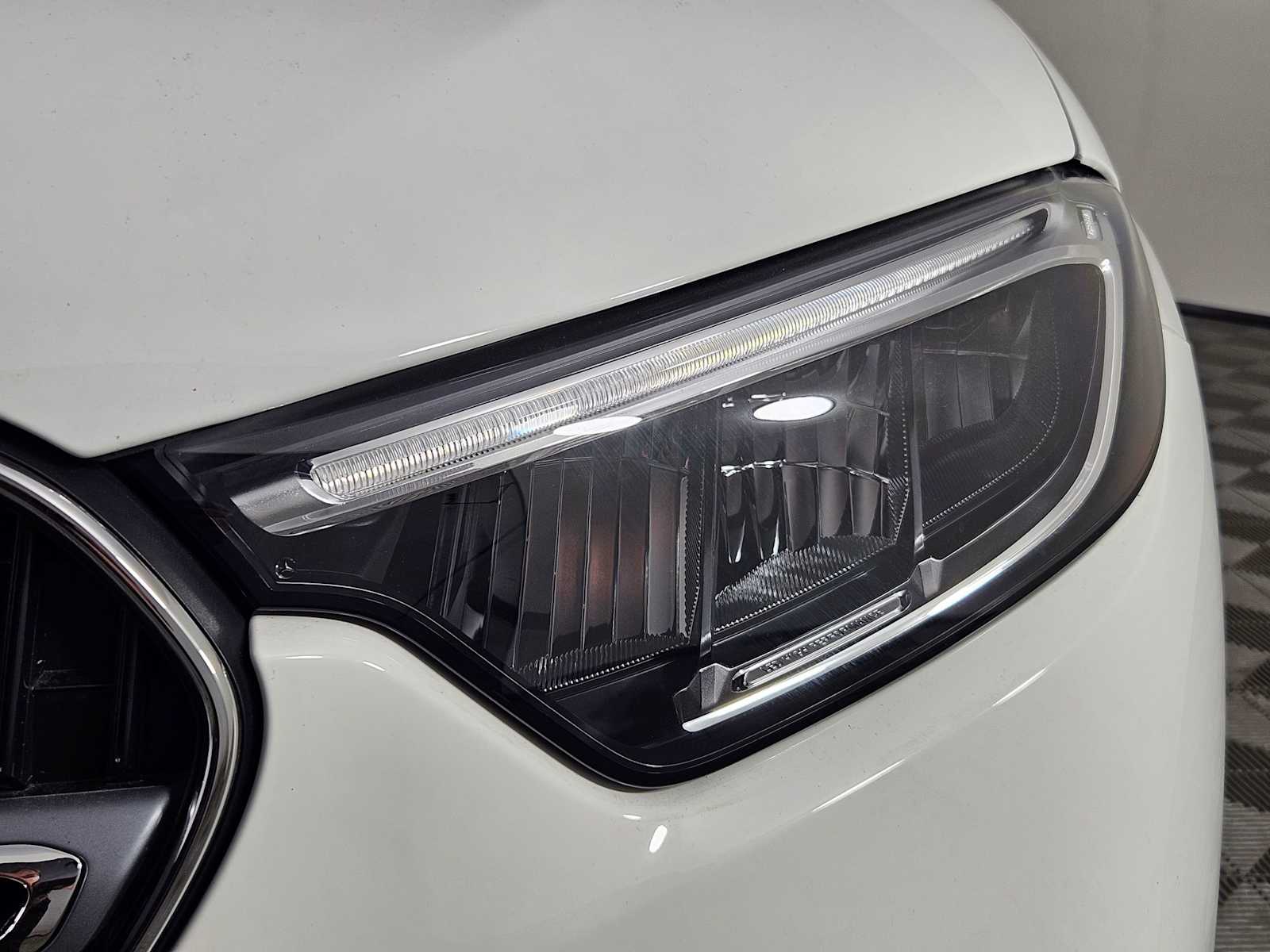 2025 Mercedes-Benz GLC 300 10