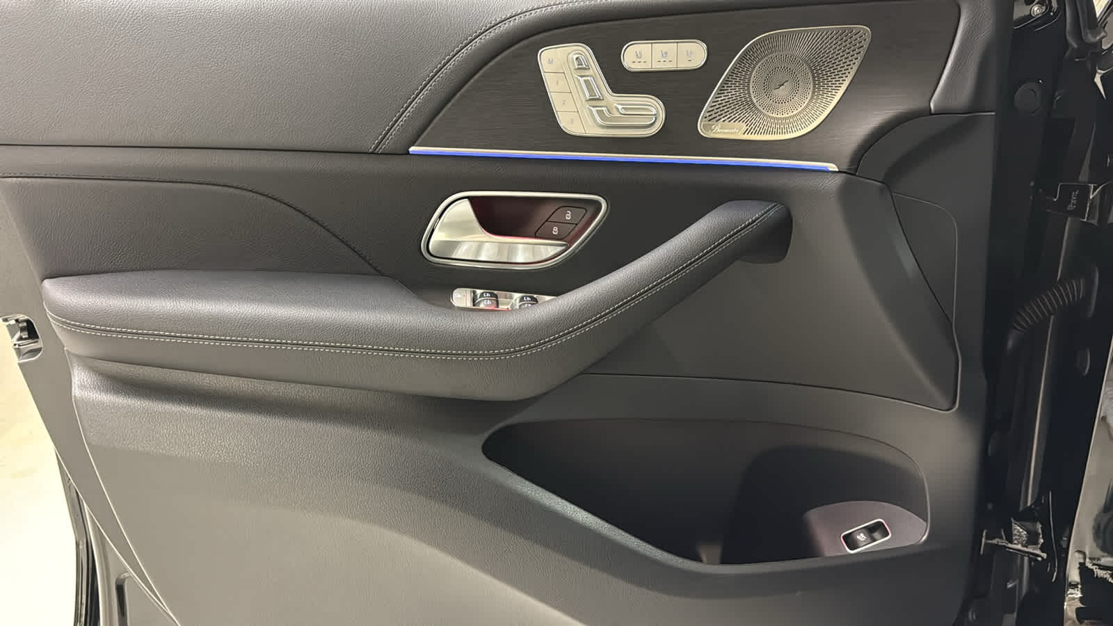 Thumbnail: 2026 Mercedes-Benz GLE - 14