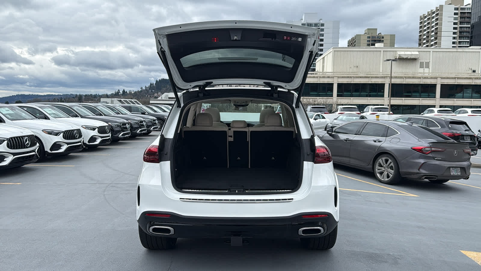 Thumbnail: 2026 Mercedes-Benz GLE - 9