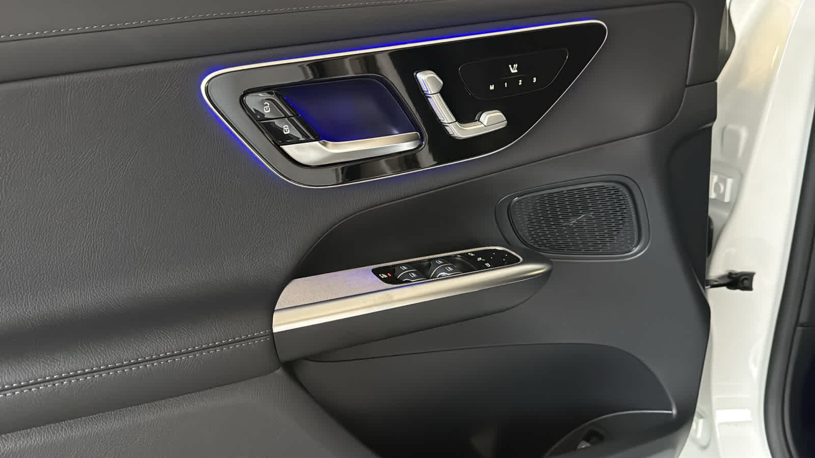 Thumbnail: 2026 Mercedes-Benz GLC - 17