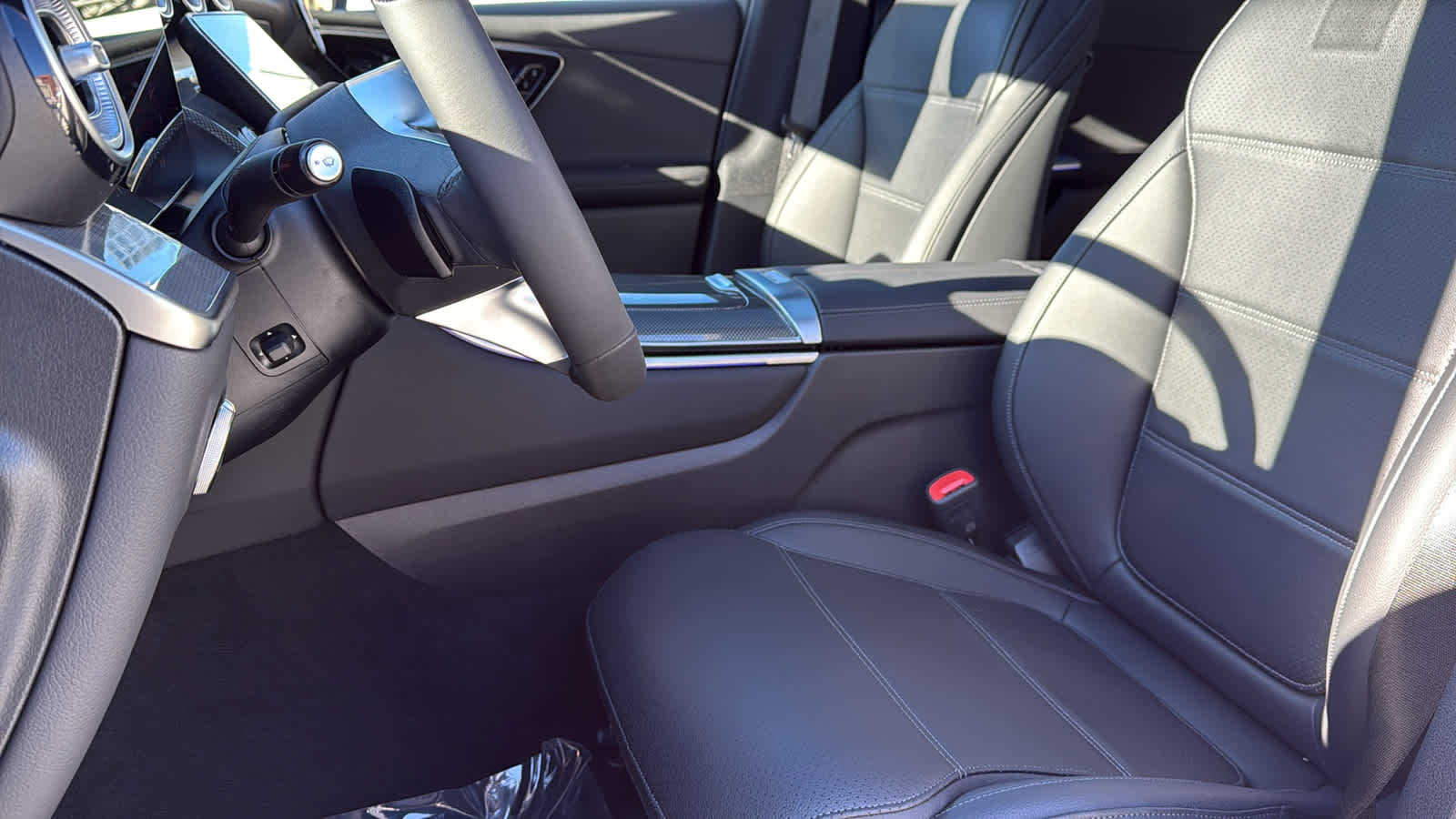 Thumbnail: 2026 Mercedes-Benz GLC - 27