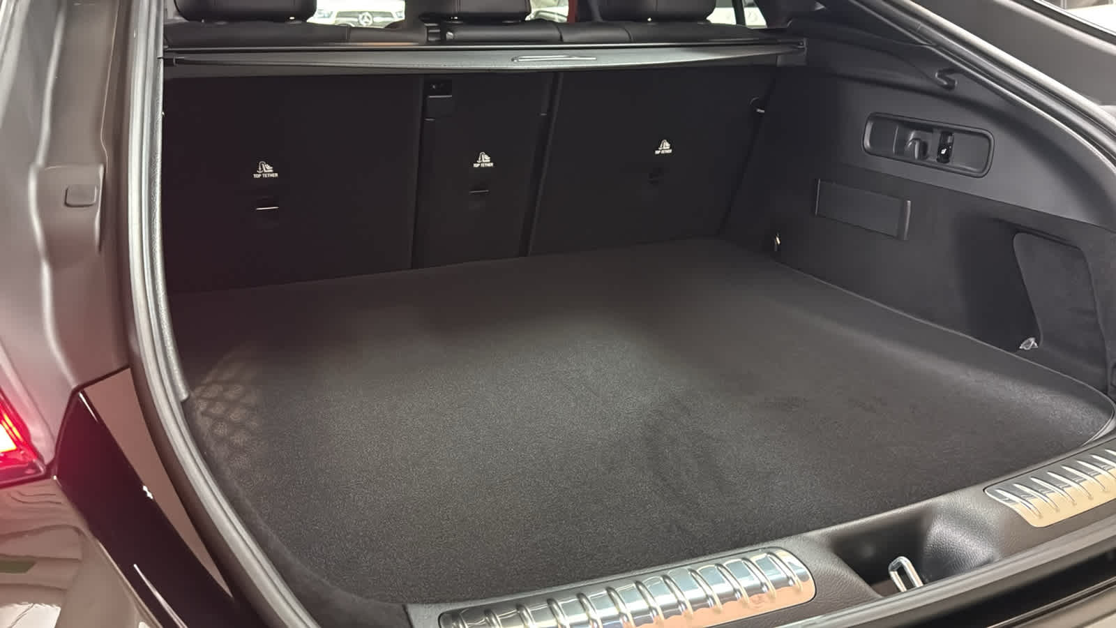 Thumbnail: 2026 Mercedes-Benz GLC - 32