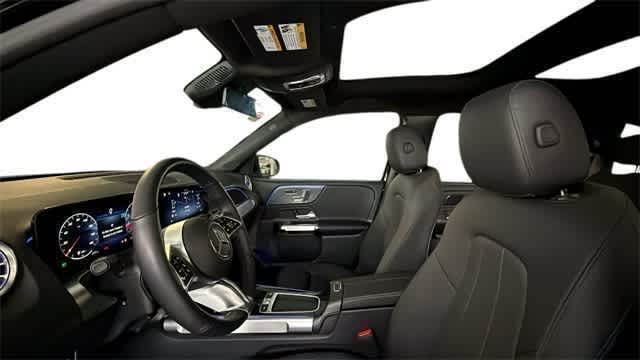 Thumbnail: 2025 Mercedes-Benz GLB - 8