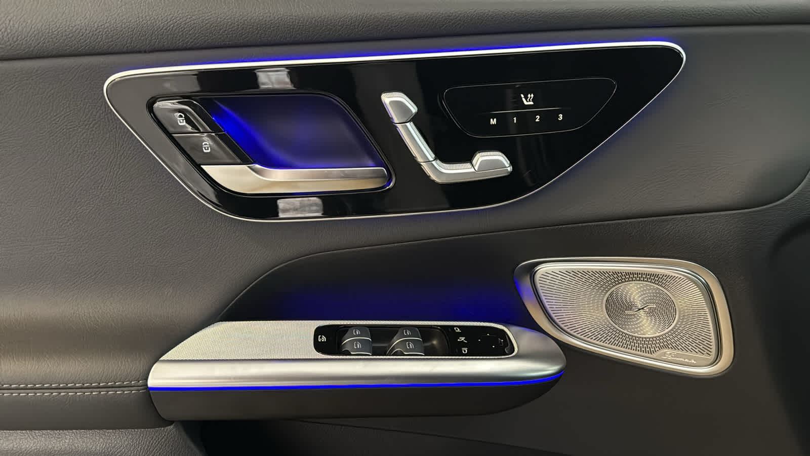 Thumbnail: 2025 Mercedes-Benz GLC - 16