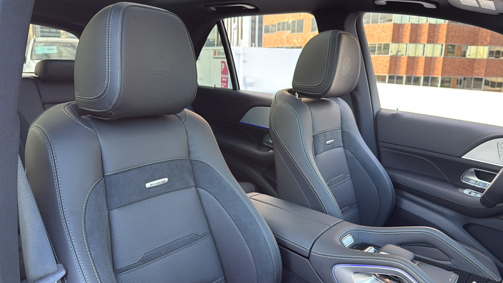 Thumbnail: 2025 Mercedes-Benz GLE - 35