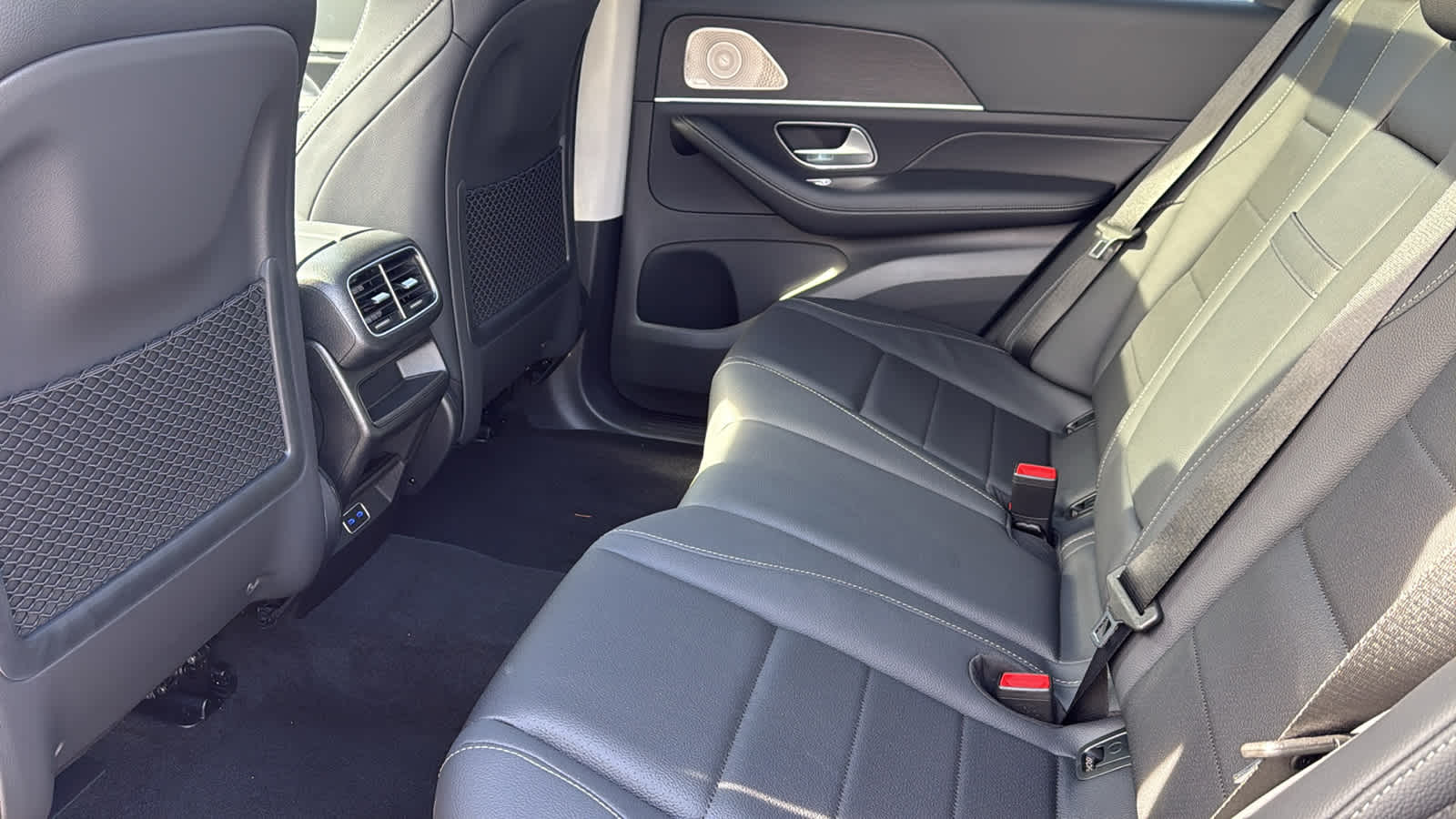 Thumbnail: 2026 Mercedes-Benz GLE - 32