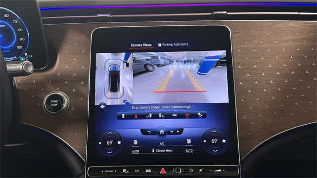 Thumbnail: 2023 Mercedes-Benz EQS - 21