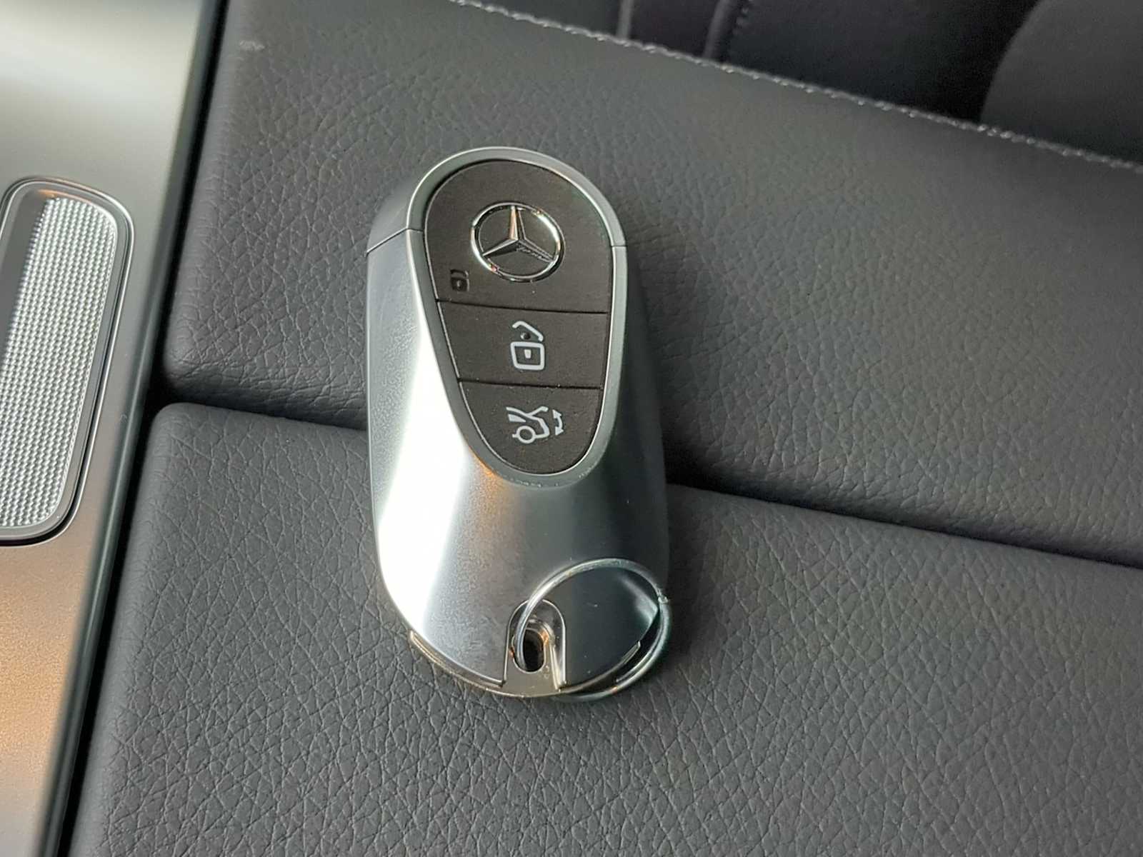 Thumbnail: 2026 Mercedes-Benz GLC - 36