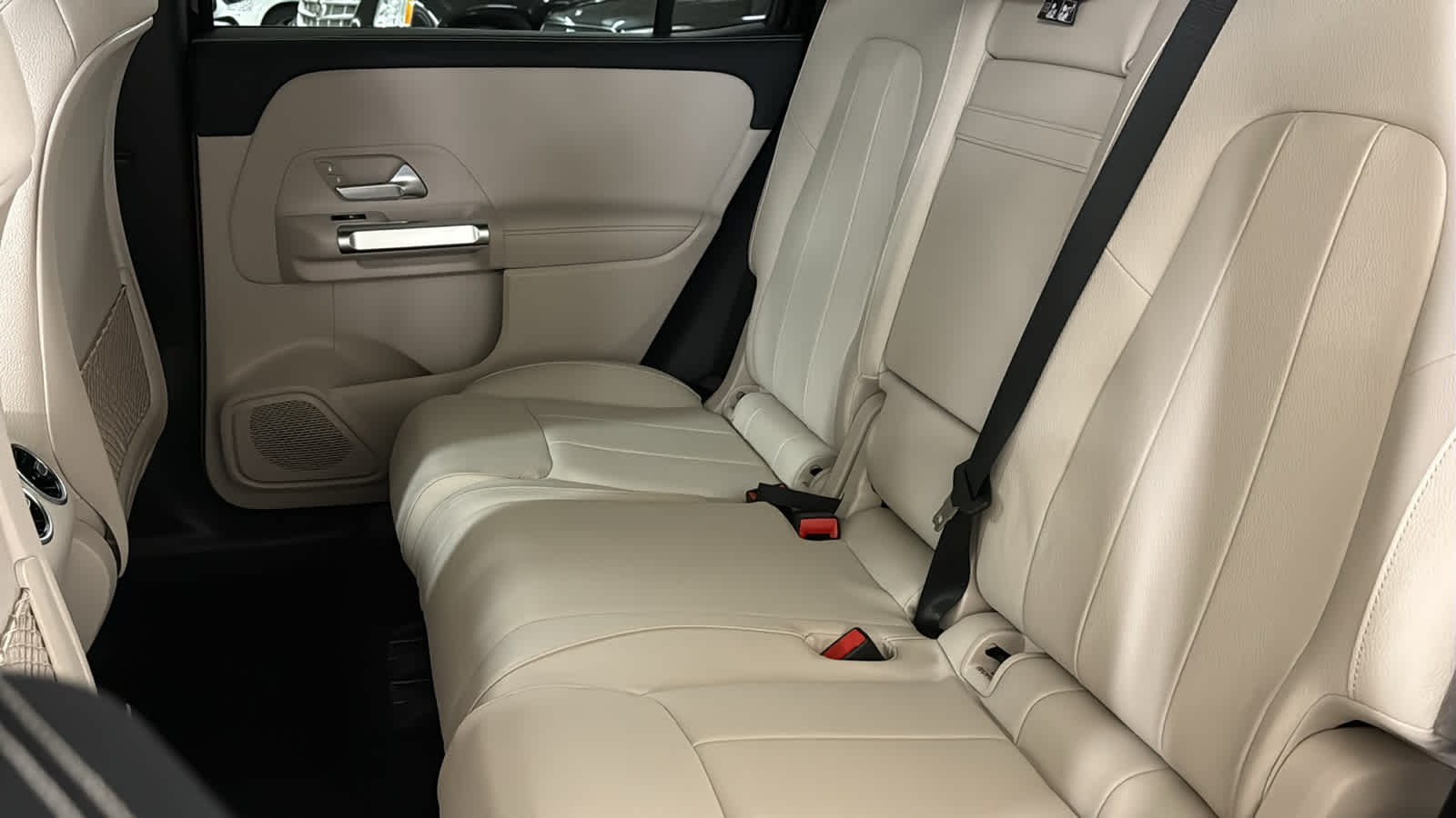 Thumbnail: 2026 Mercedes-Benz GLB - 33