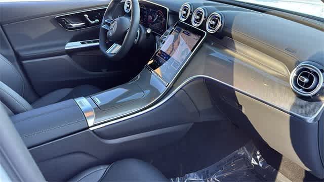 Thumbnail: 2025 Mercedes-Benz GLC - 31