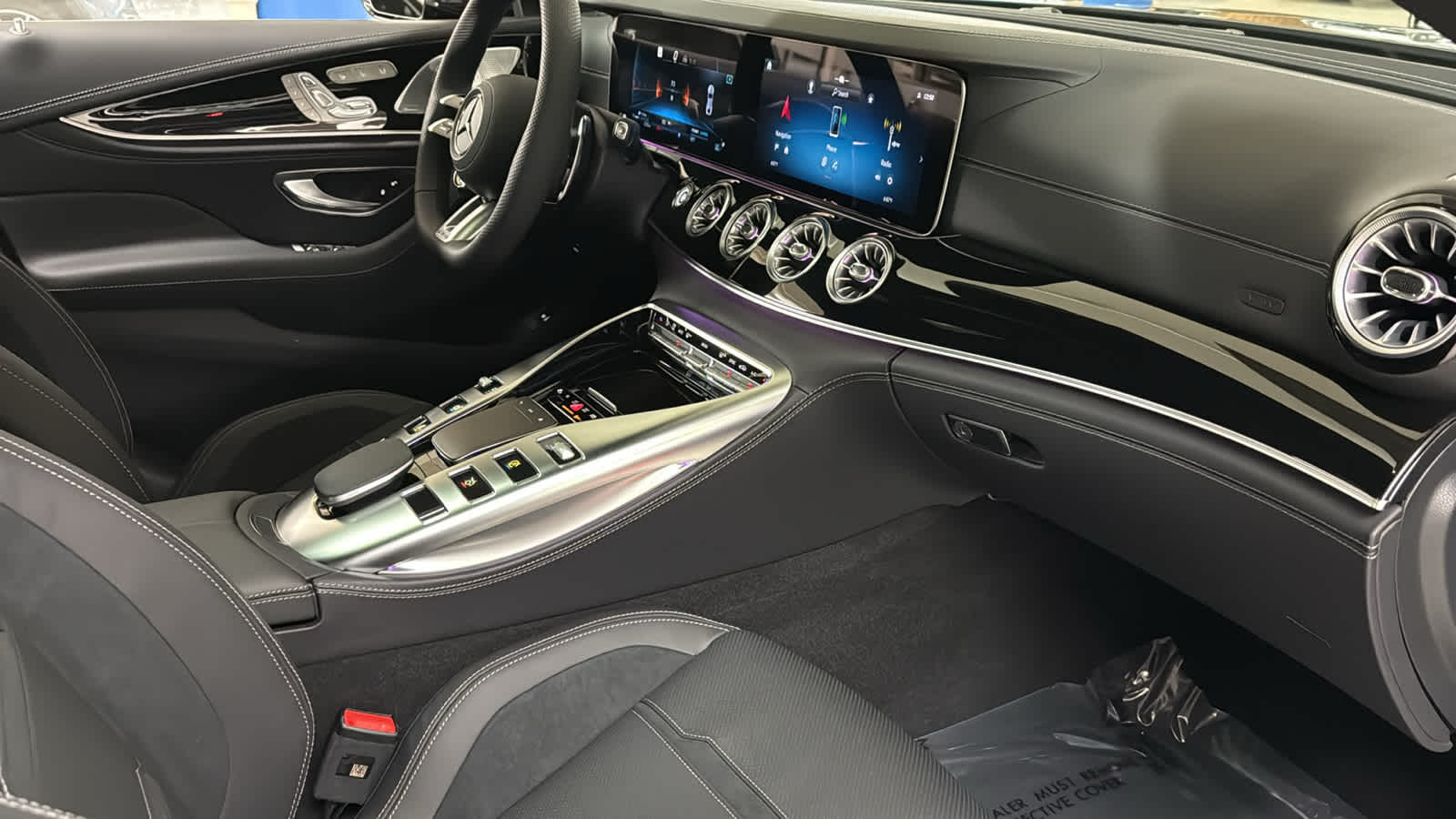 Thumbnail: 2026 Mercedes-Benz AMG GT - 38