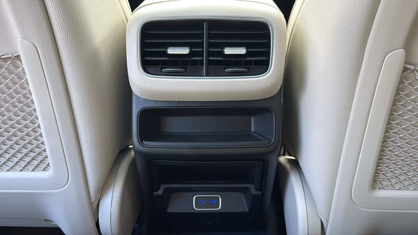 Thumbnail: 2026 Mercedes-Benz GLE - 31