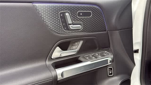 Thumbnail: 2025 Mercedes-Benz GLB - 10