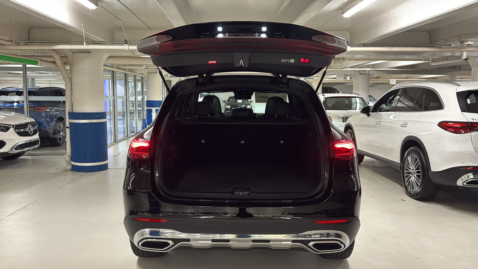 Thumbnail: 2026 Mercedes-Benz GLC - 9