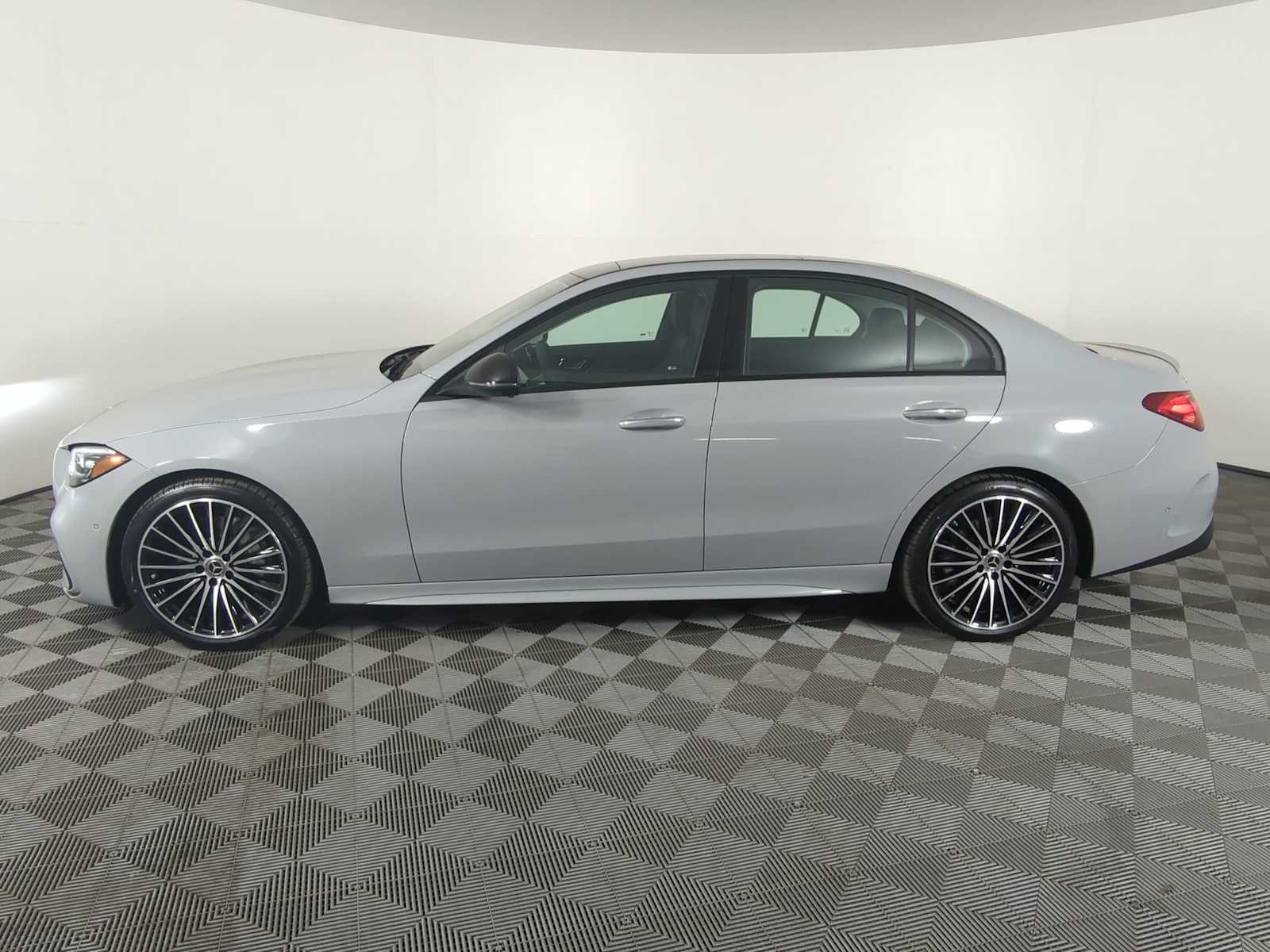Thumbnail: 2025 Mercedes-Benz C-Class - 2
