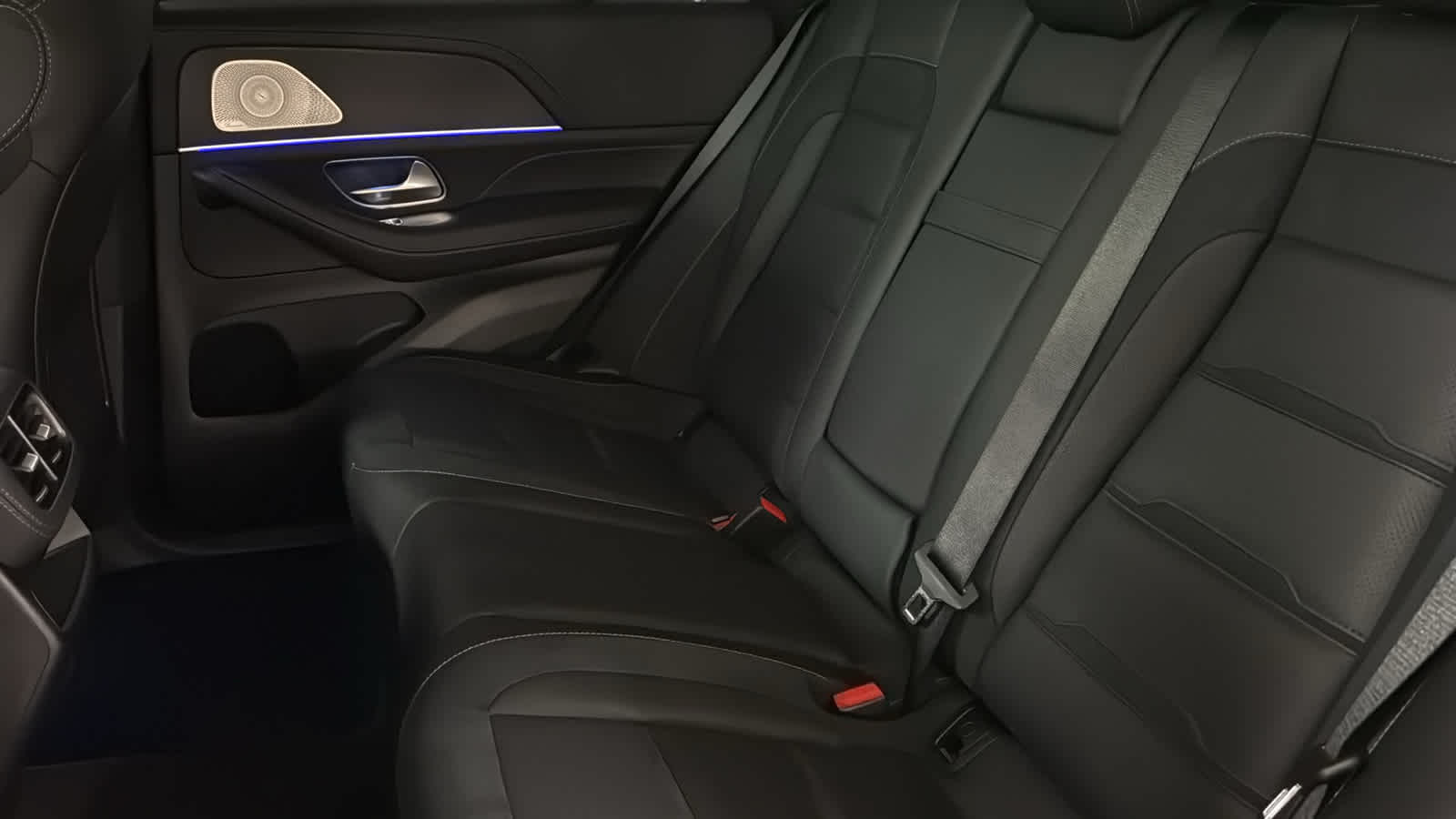 Thumbnail: 2026 Mercedes-Benz GLE - 30