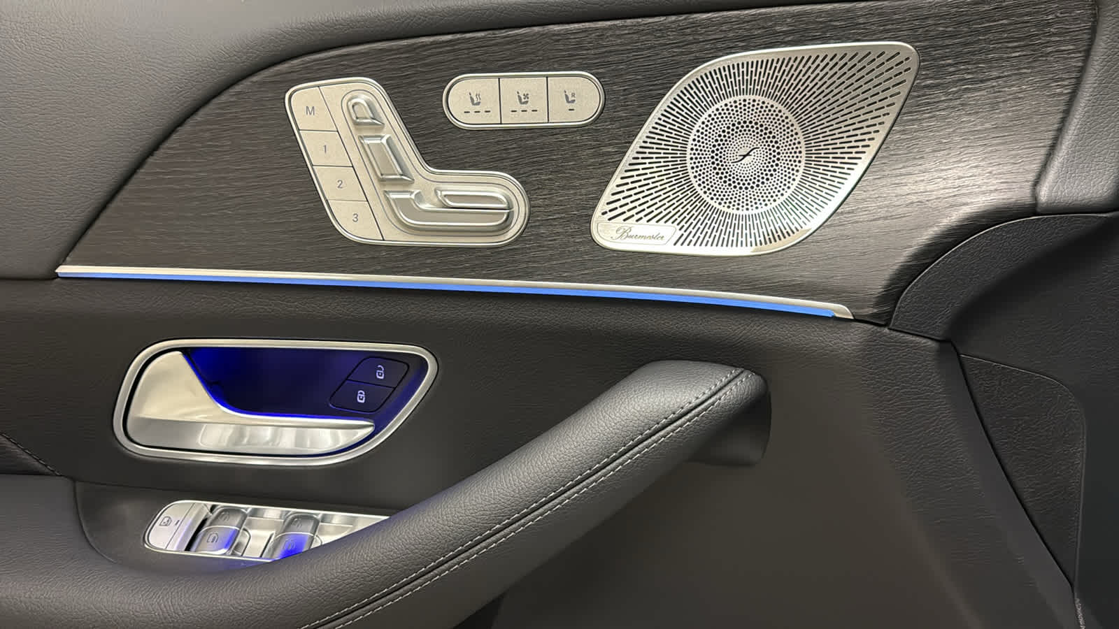 Thumbnail: 2026 Mercedes-Benz GLE - 16