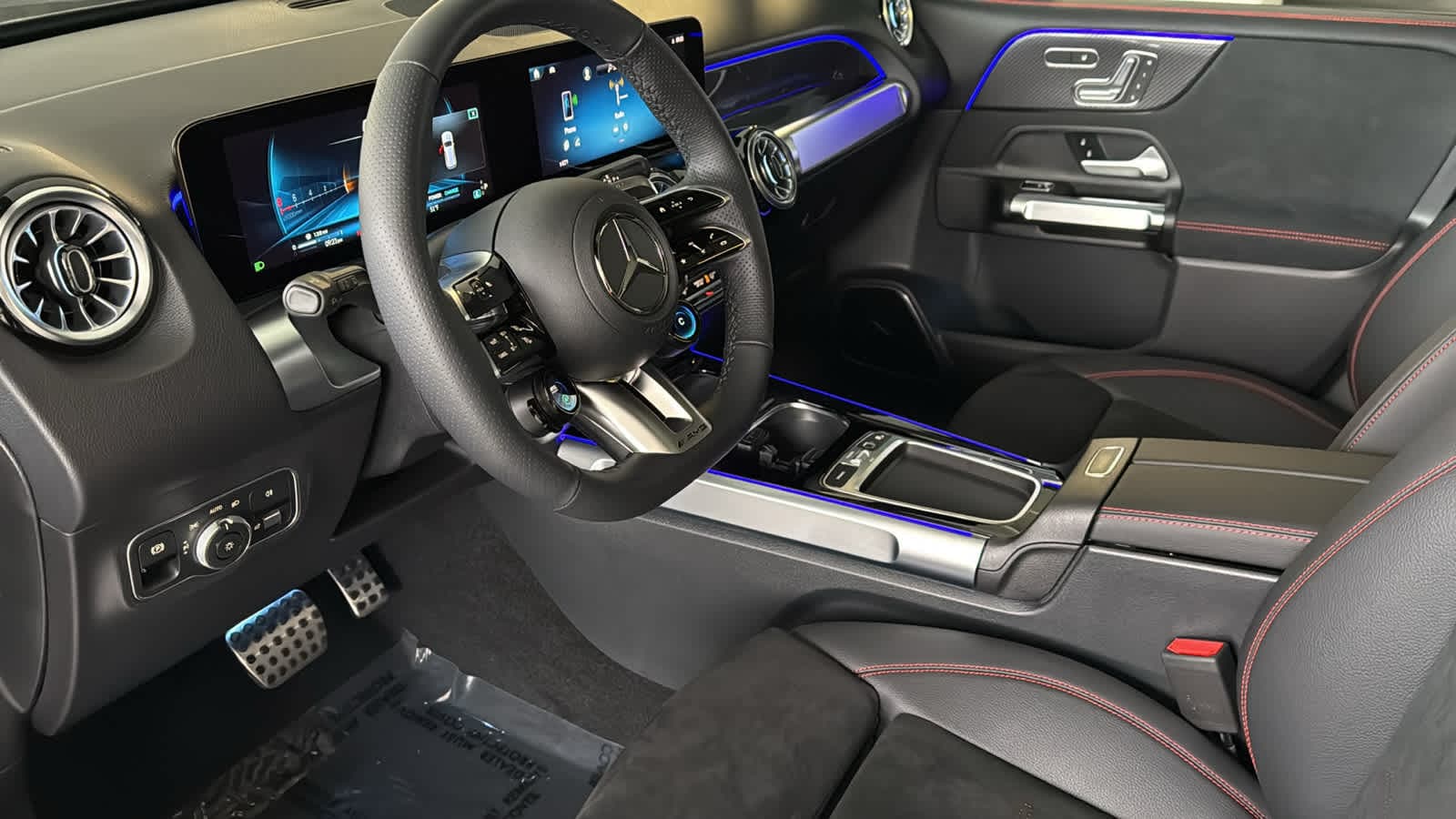 Thumbnail: 2026 Mercedes-Benz GLB - 28