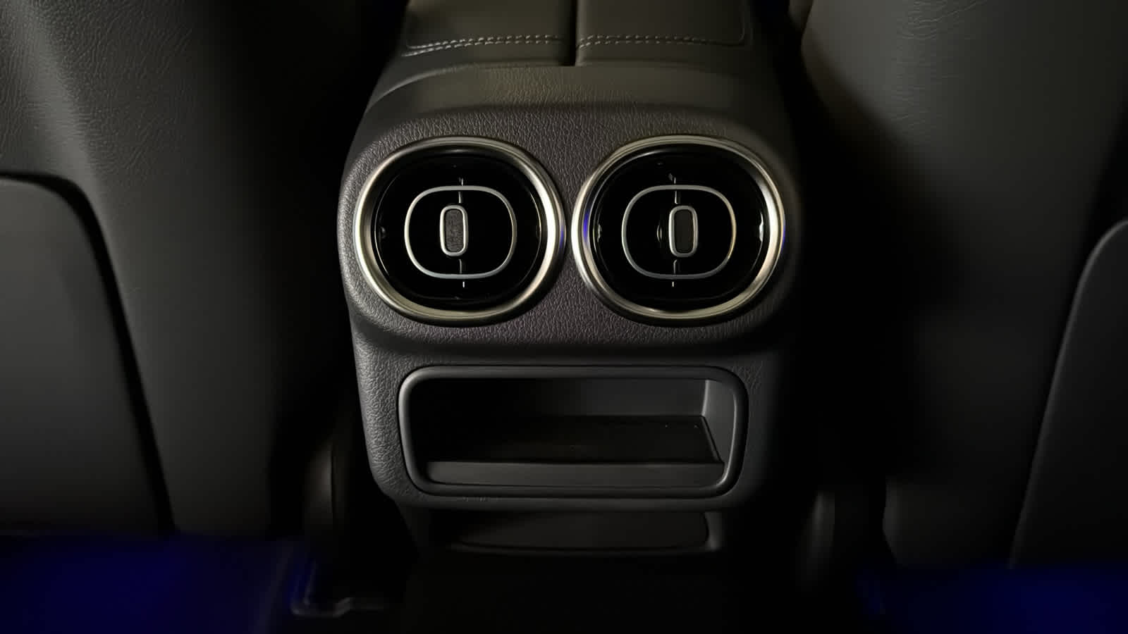 Thumbnail: 2026 Mercedes-Benz GLC - 30