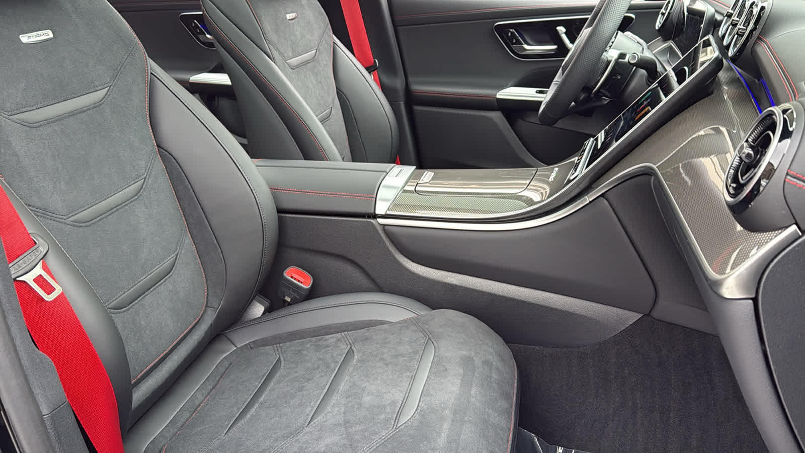 Thumbnail: 2026 Mercedes-Benz GLC - 37