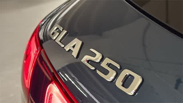 Thumbnail: 2022 Mercedes-Benz GLA - 13