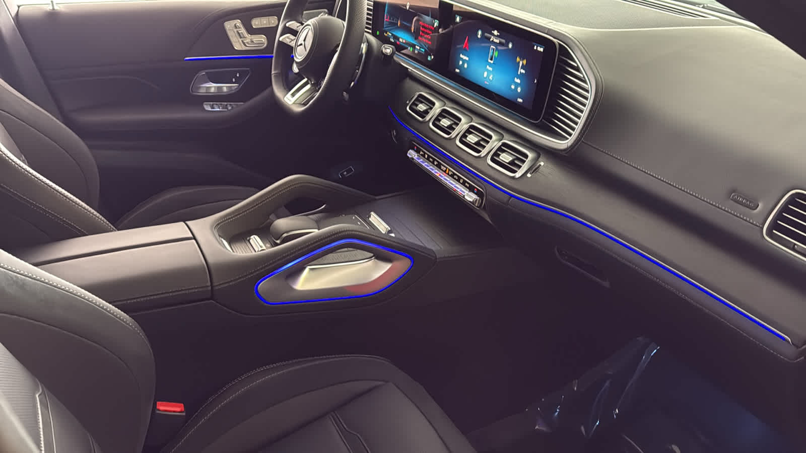 Thumbnail: 2026 Mercedes-Benz GLE - 38