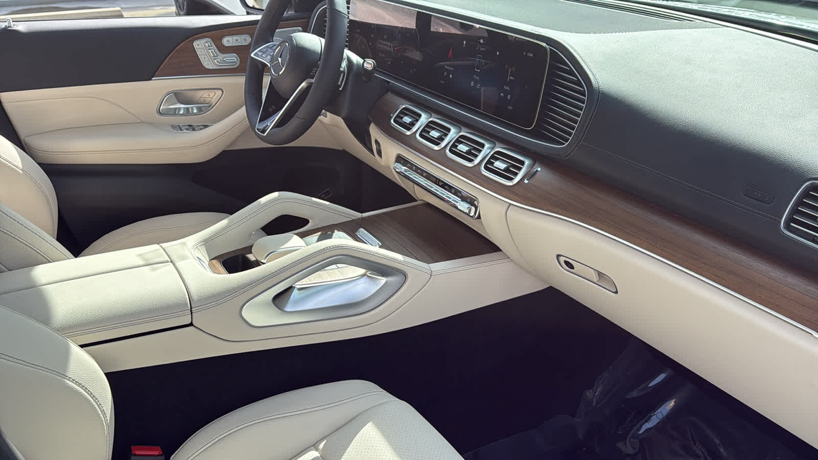 Thumbnail: 2026 Mercedes-Benz GLE - 38