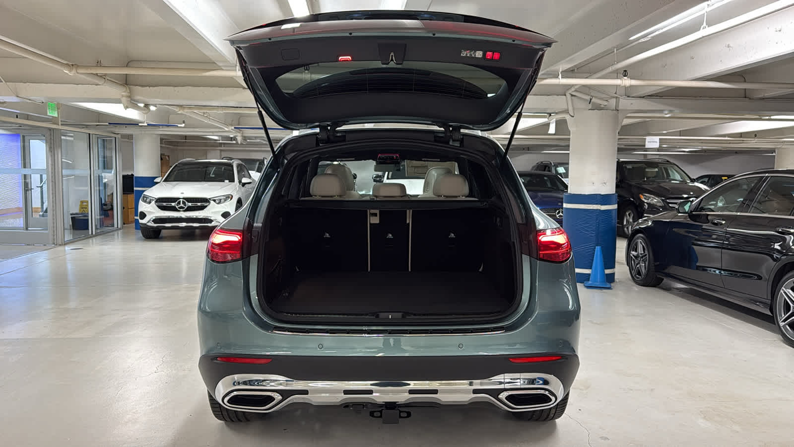 Thumbnail: 2026 Mercedes-Benz GLC - 7