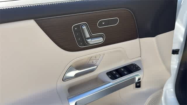 Thumbnail: 2025 Mercedes-Benz GLB - 45