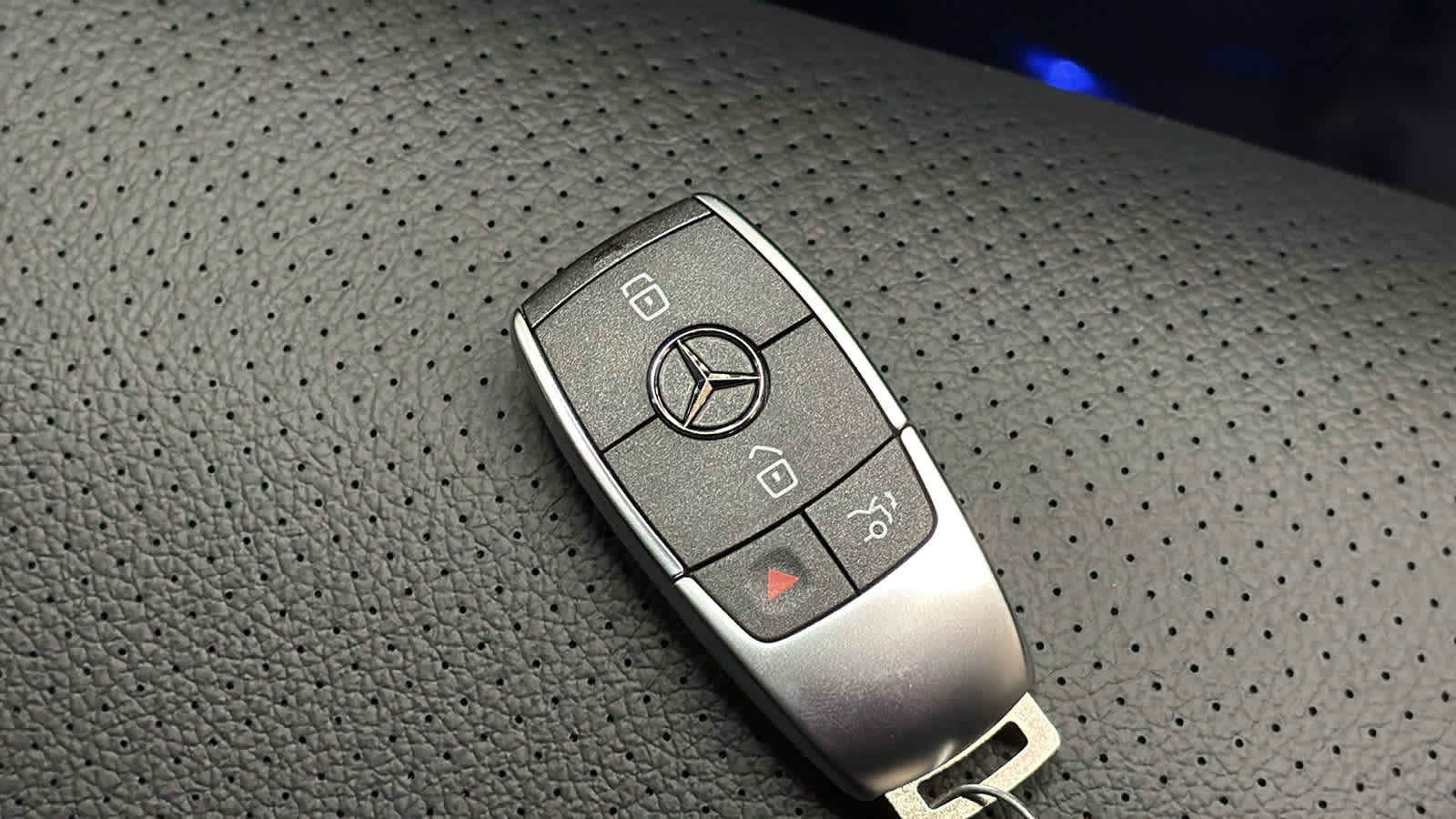 Thumbnail: 2026 Mercedes-Benz GLE - 38