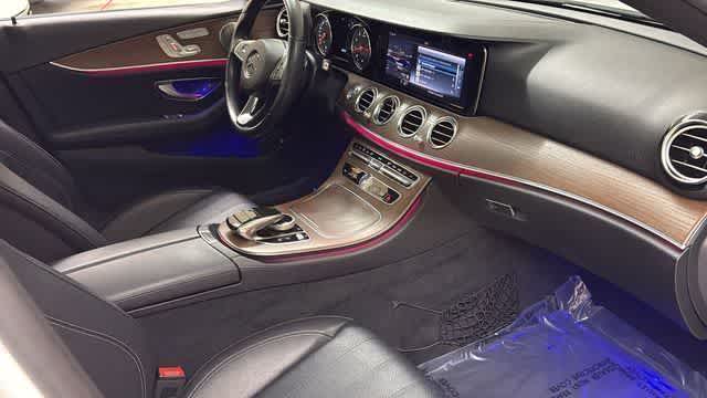 Thumbnail: 2018 Mercedes-Benz E-Class - 36