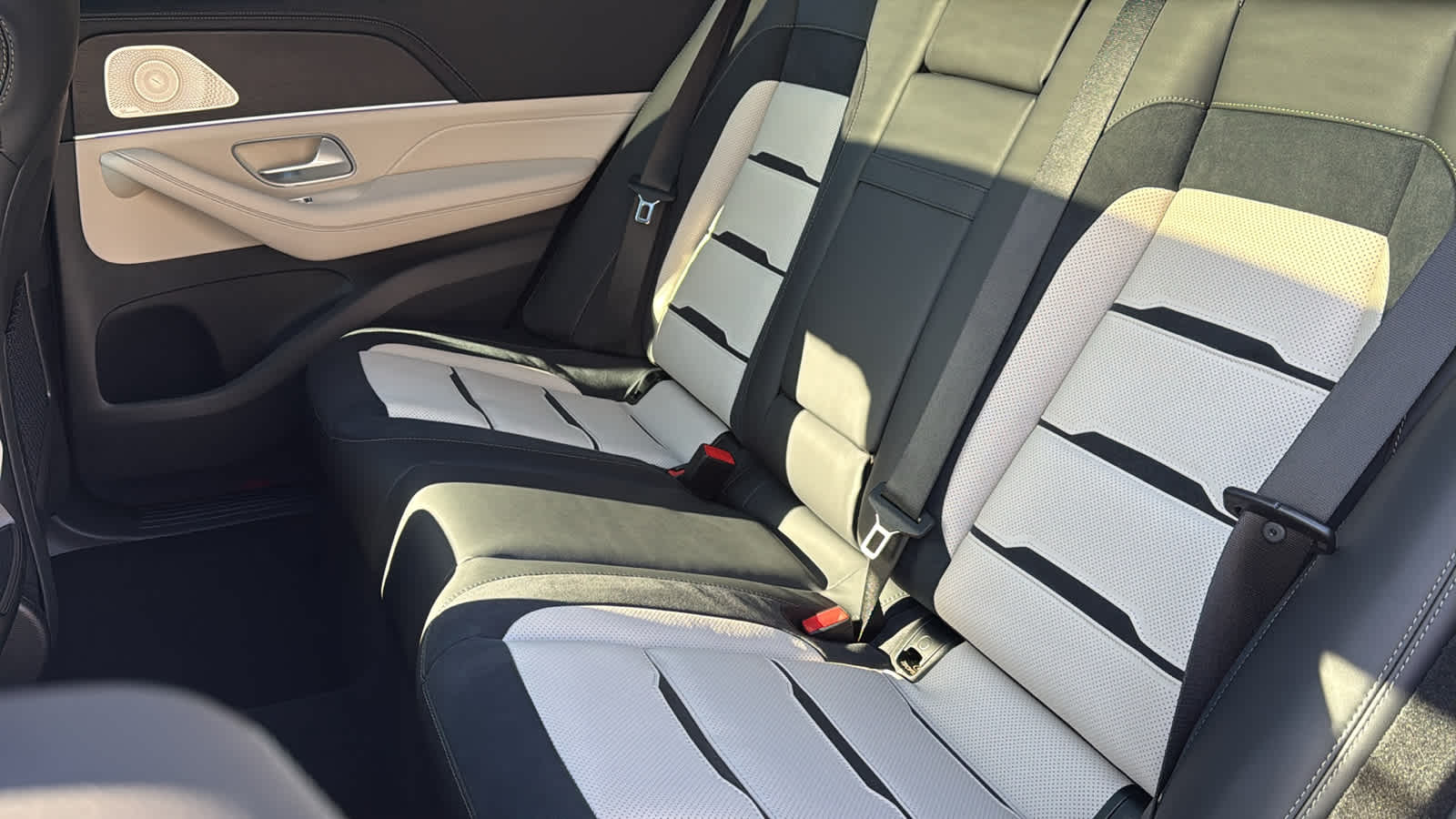 Thumbnail: 2026 Mercedes-Benz GLE - 31