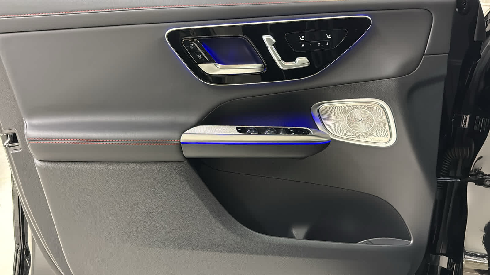 Thumbnail: 2026 Mercedes-Benz GLC - 16