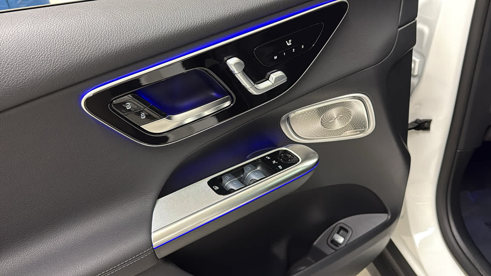 Thumbnail: 2026 Mercedes-Benz GLC - 17