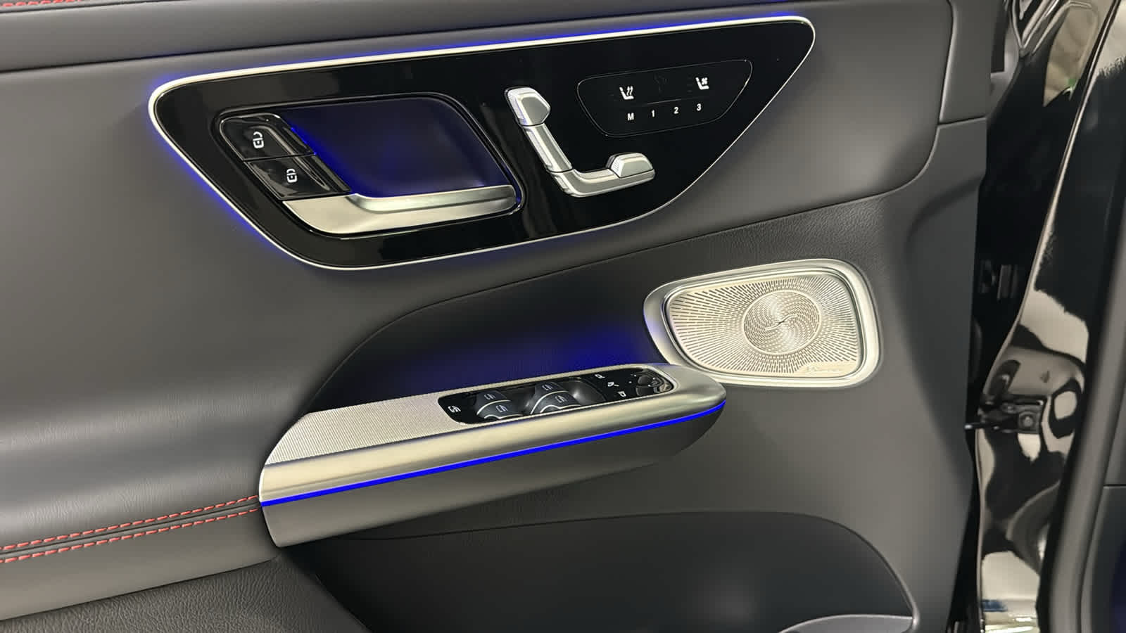 Thumbnail: 2026 Mercedes-Benz GLC - 17