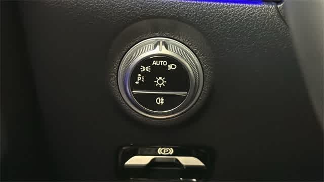 Thumbnail: 2025 Mercedes-Benz C-Class - 17