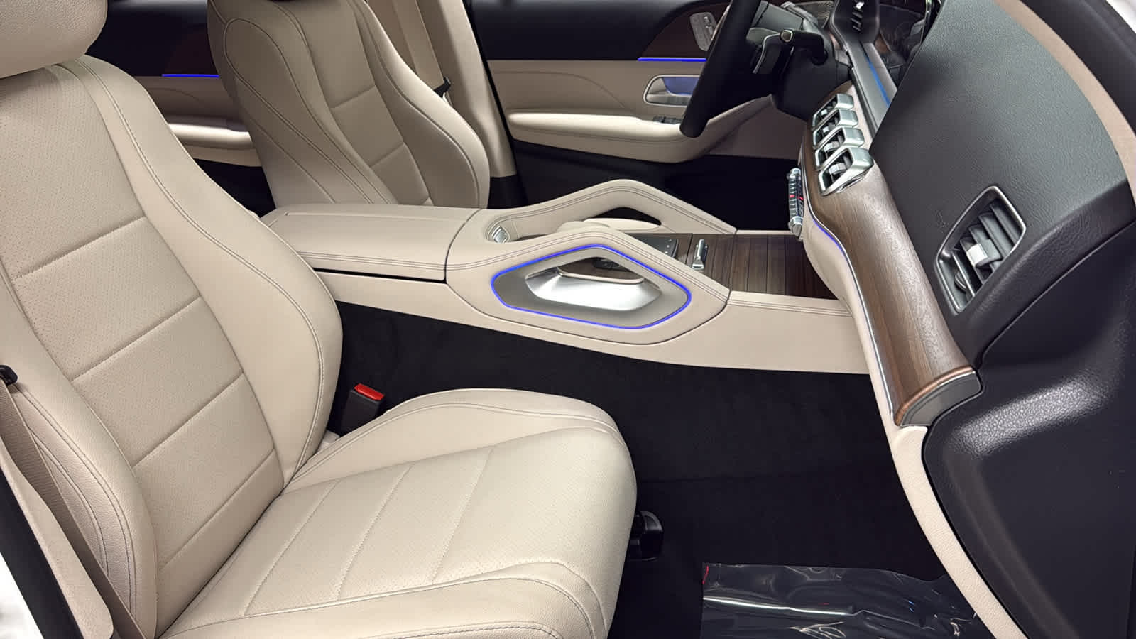 Thumbnail: 2026 Mercedes-Benz GLE - 36