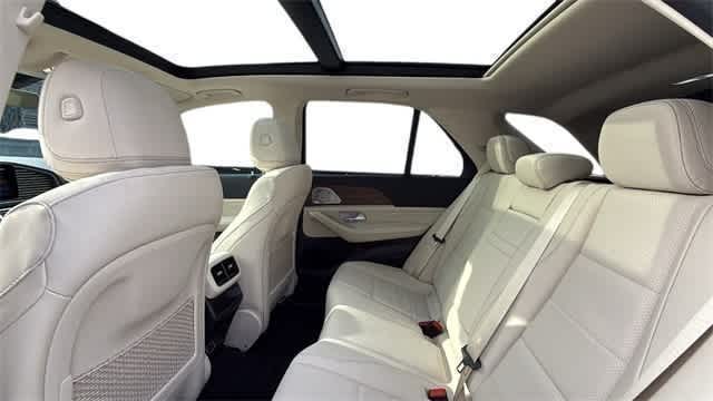 Thumbnail: 2026 Mercedes-Benz GLE - 5