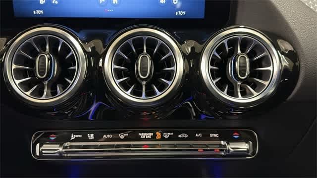 Thumbnail: 2025 Mercedes-Benz GLA - 21