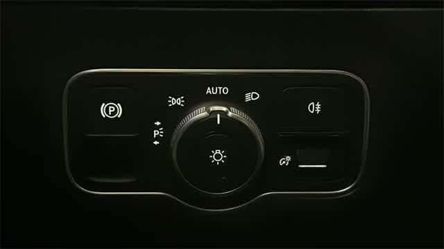 Thumbnail: 2025 Mercedes-Benz GLA - 16