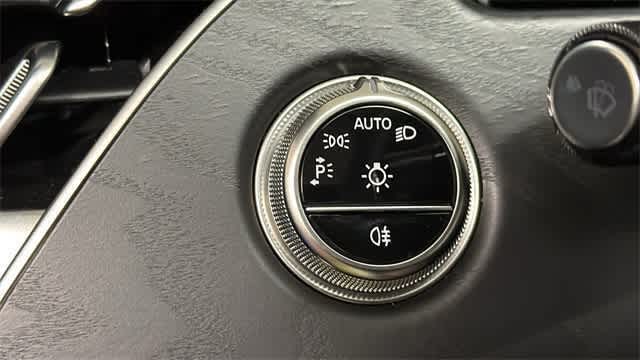 Thumbnail: 2025 Mercedes-Benz E-Class - 35